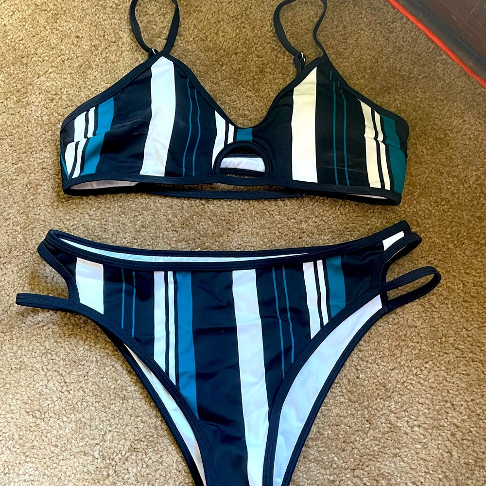 CUPSHE bikini size medium. Dark colored stripes.